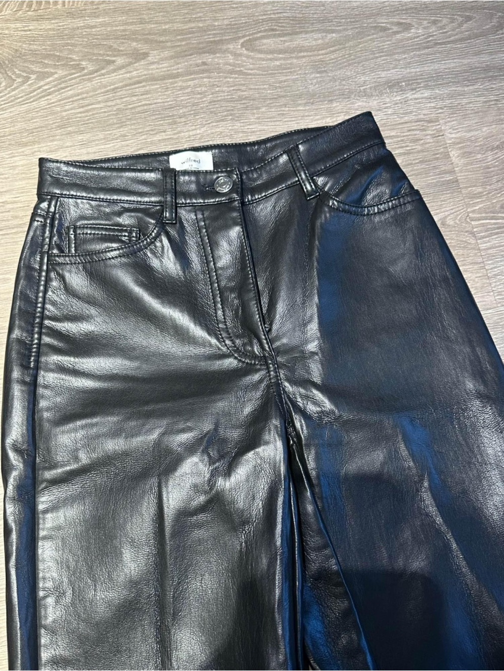 Aritzia Melina Pant (Short)
